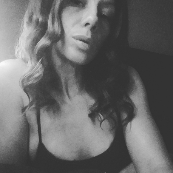 Meet your Posher! 🌟 🌹 - Picture 8 of 15